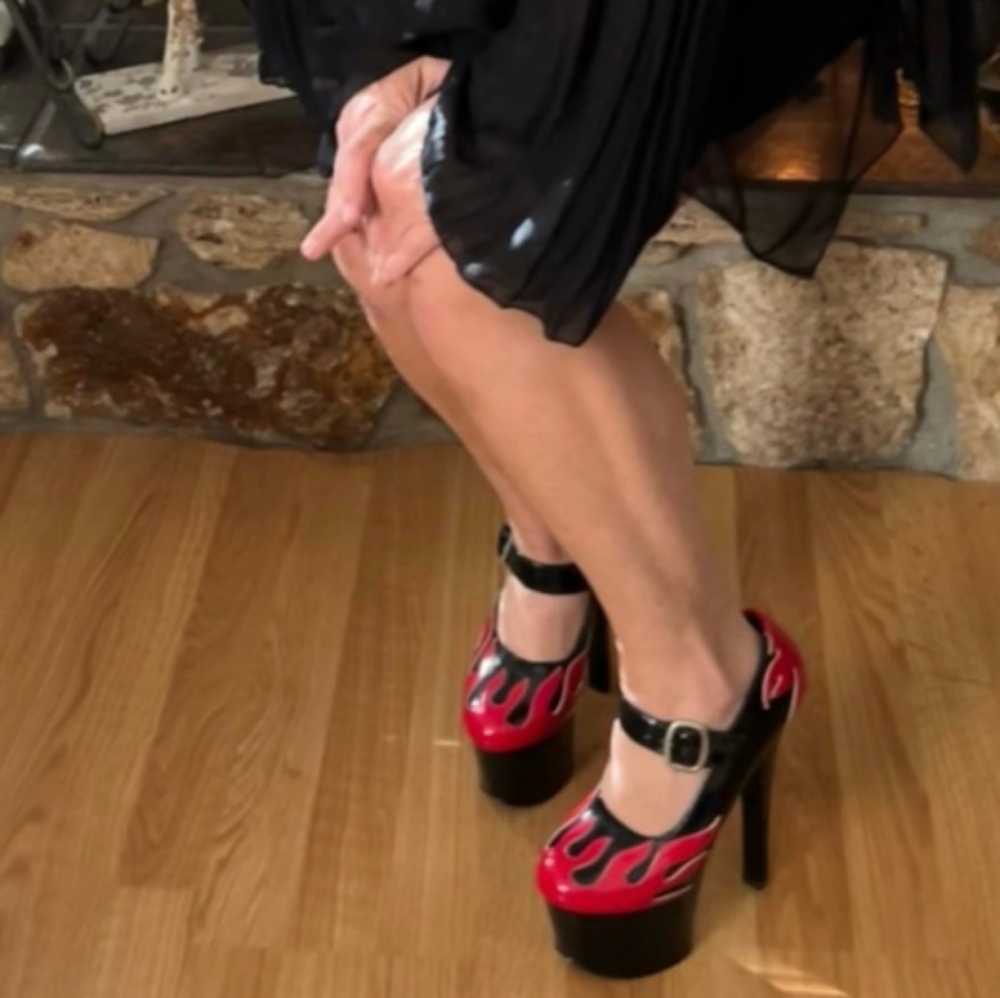 NWOT 6 inch Platforms